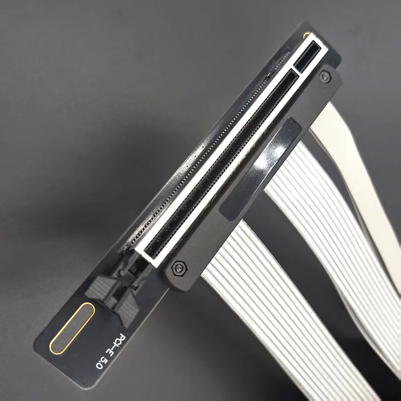 128GB/s PCIe 5.0 x16 顯示卡延長線
